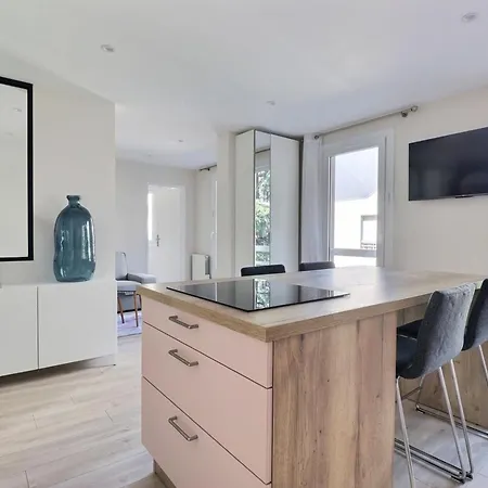 The Monplaisir - Magnificent T2 - 8th Apartment